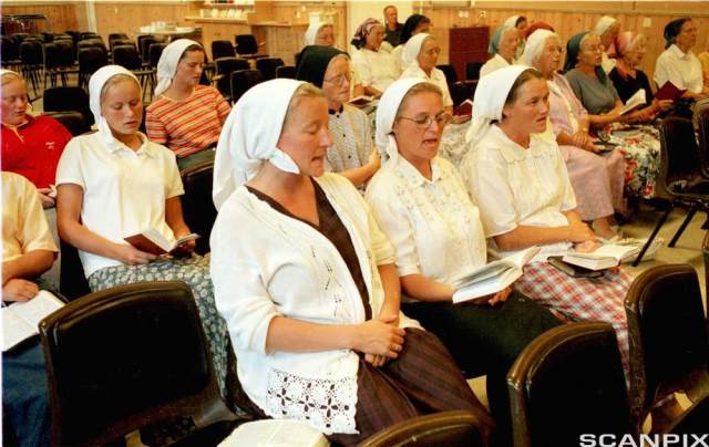 Female members of Brunstad Christian Church, photo by Sophie Aaserud, NTB scanpix, Aftenposten